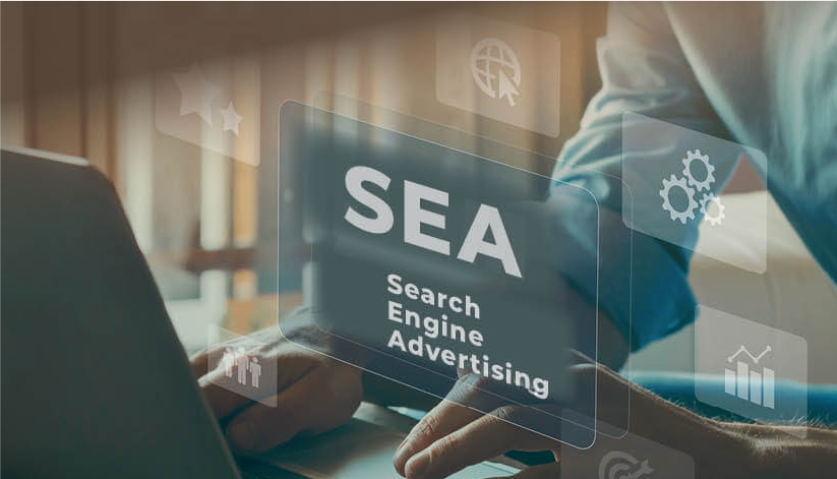 SEA Kampagne und Search Engine Advertising am Laptop mit Performance-Analyse